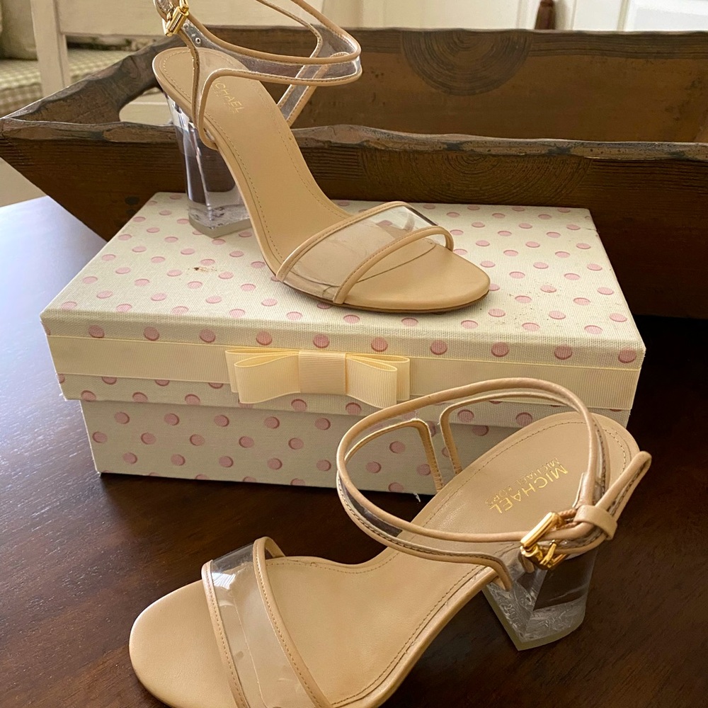 Michael Kors Tan & Clear Sandal